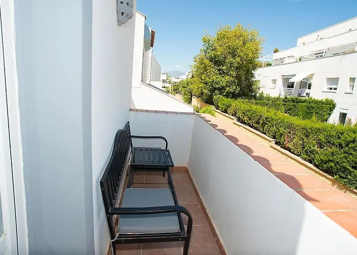 Beautiful And Quiet Family Townhouse In Great Location