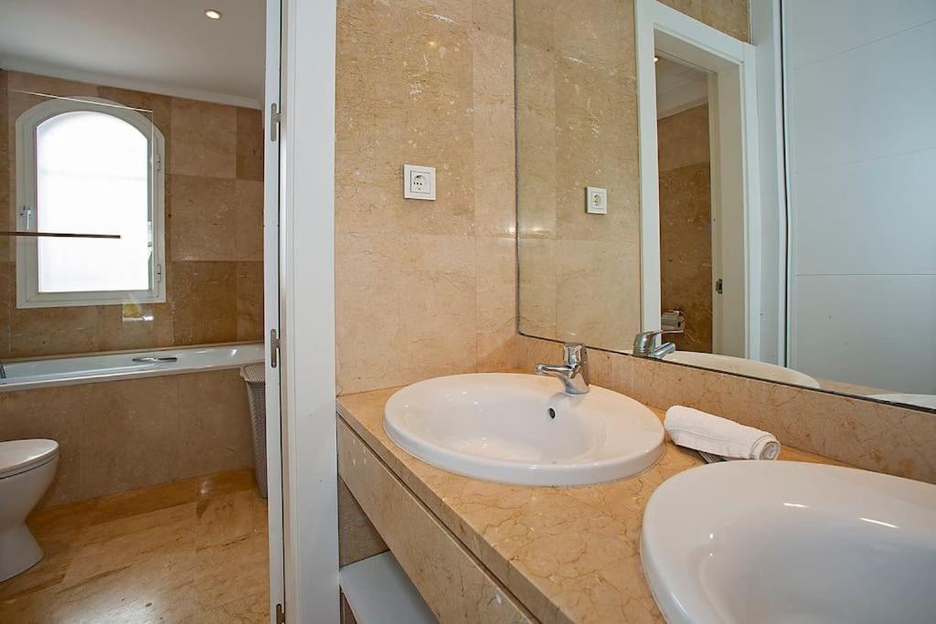 Beautiful And Quiet Family Townhouse In Great Location Holiday home Marbella