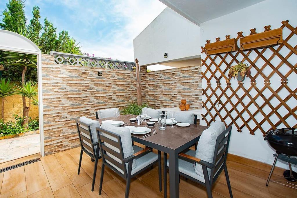 Beautiful And Quiet Family Townhouse In Great Location Dom wakacyjny Marbella